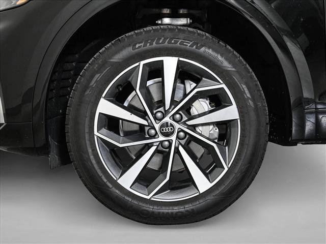 Certified 2023 Audi Q5 2.0T Premium w/ Convenience Package AWD/4WD image 23