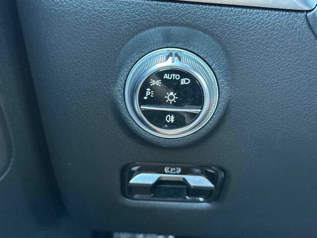 Used 2024 Mercedes-Benz C 300 4MATIC Sedan image 33