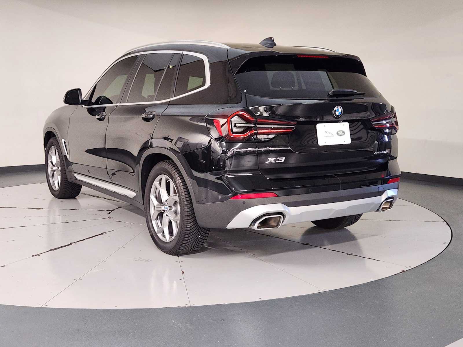 Used 2023 BMW X3 xDrive30i w/ Premium Package AWD/4WD image 6