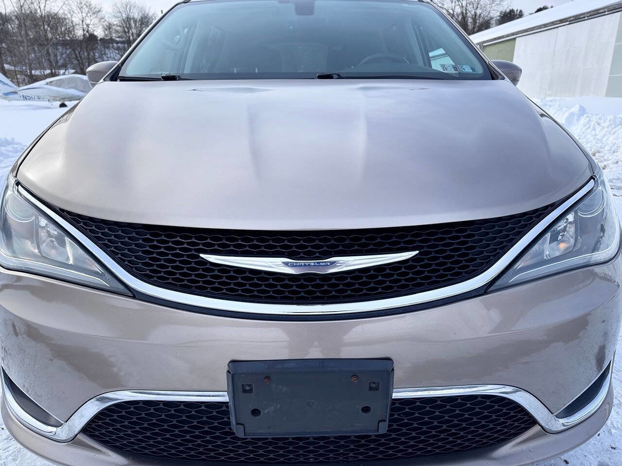 Used 2017 Chrysler Pacifica Touring-L Plus image 3