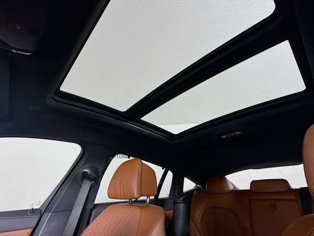 Used 2022 BMW X6 xDrive40i w/ Executive Package image 22