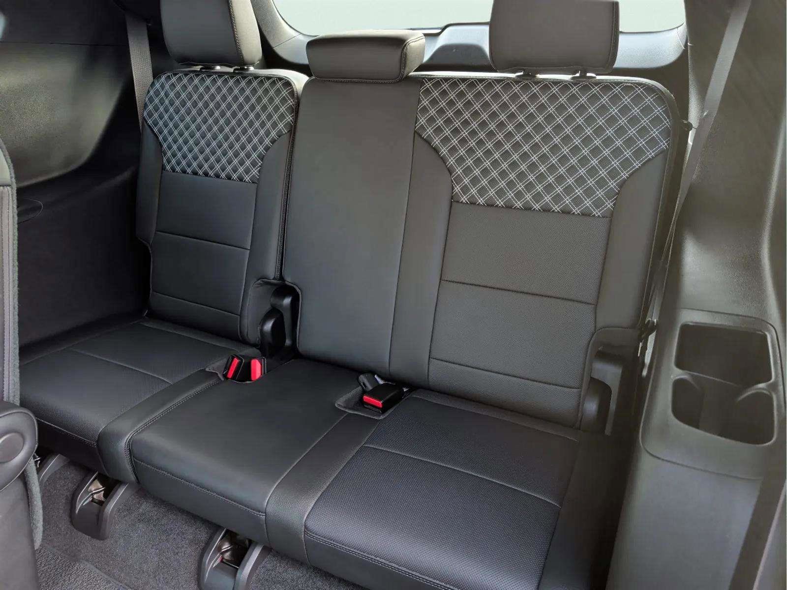 Used 2025 GMC Acadia Denali image 17