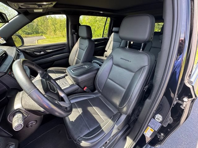 Used 2023 GMC Yukon XL Denali AWD/4WD image 13