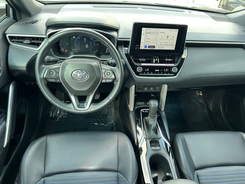 Used 2024 Toyota Corolla Cross XSE image 17
