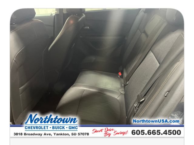 Used 2022 Chevrolet Trax LT w/ LT Convenience Package AWD/4WD image 23