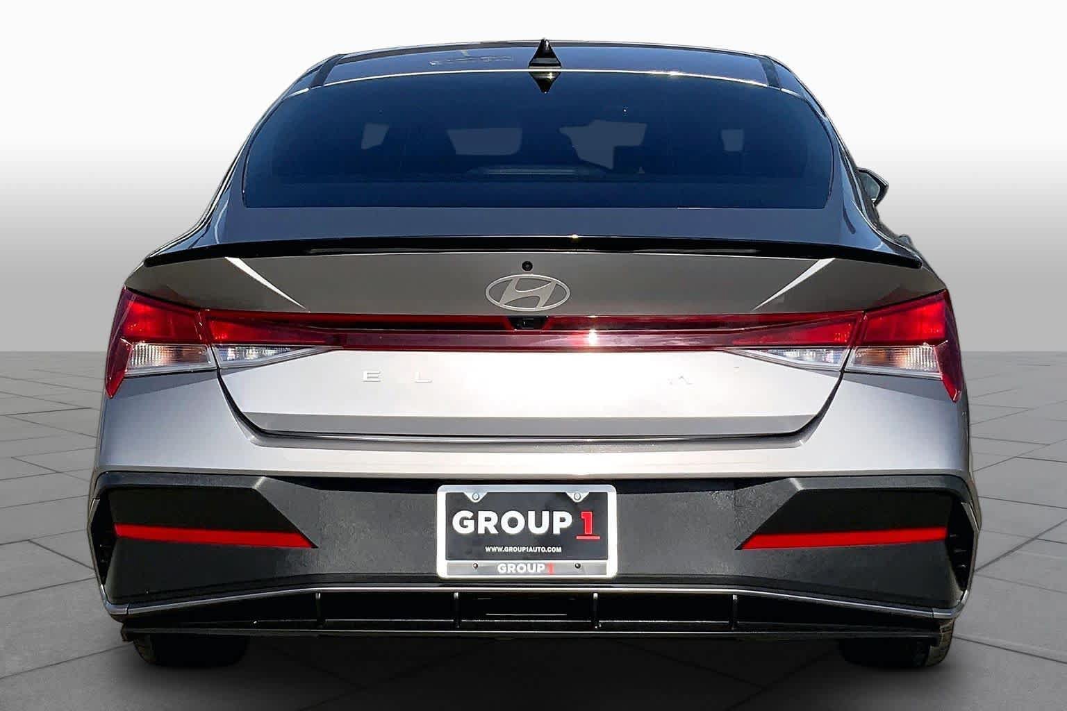 Used 2025 Hyundai Elantra Sport FWD image 5