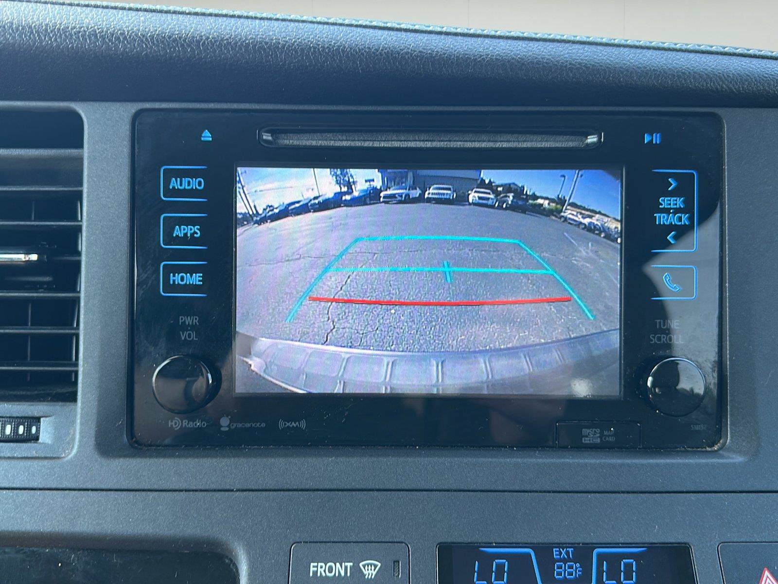 Used 2017 Toyota Sienna XLE w/ XLE Navigation Package FWD image 4