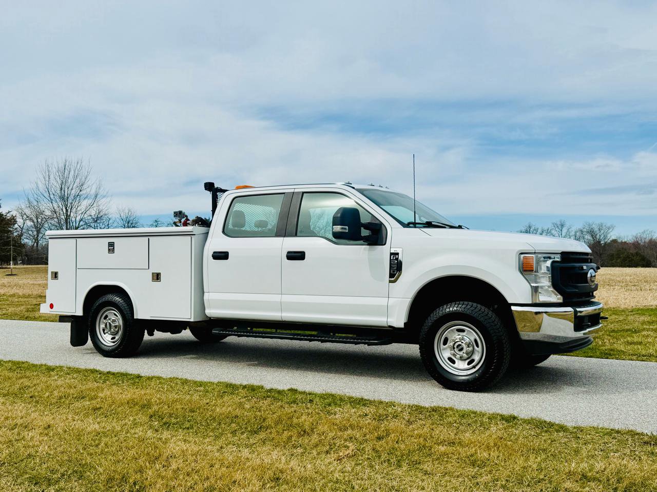 Used 2022 Ford F250 XL w/ Power Equipment Group image 6