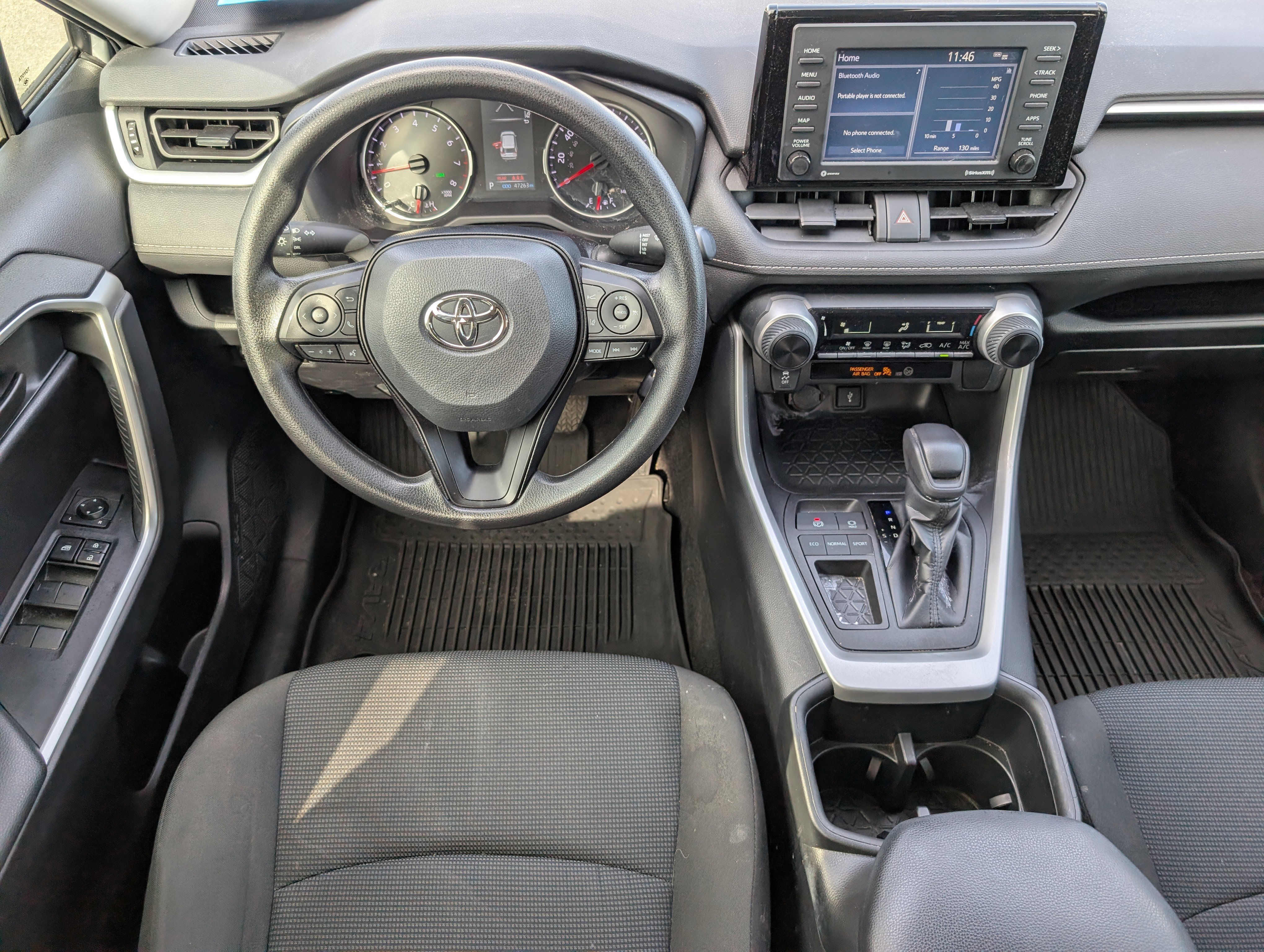 Used 2022 Toyota RAV4 LE image 6