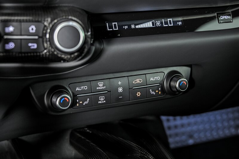 Used 2020 Ferrari 812 Superfast RWD image 43