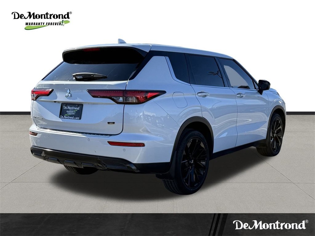 Used 2023 Mitsubishi Outlander SE image 5