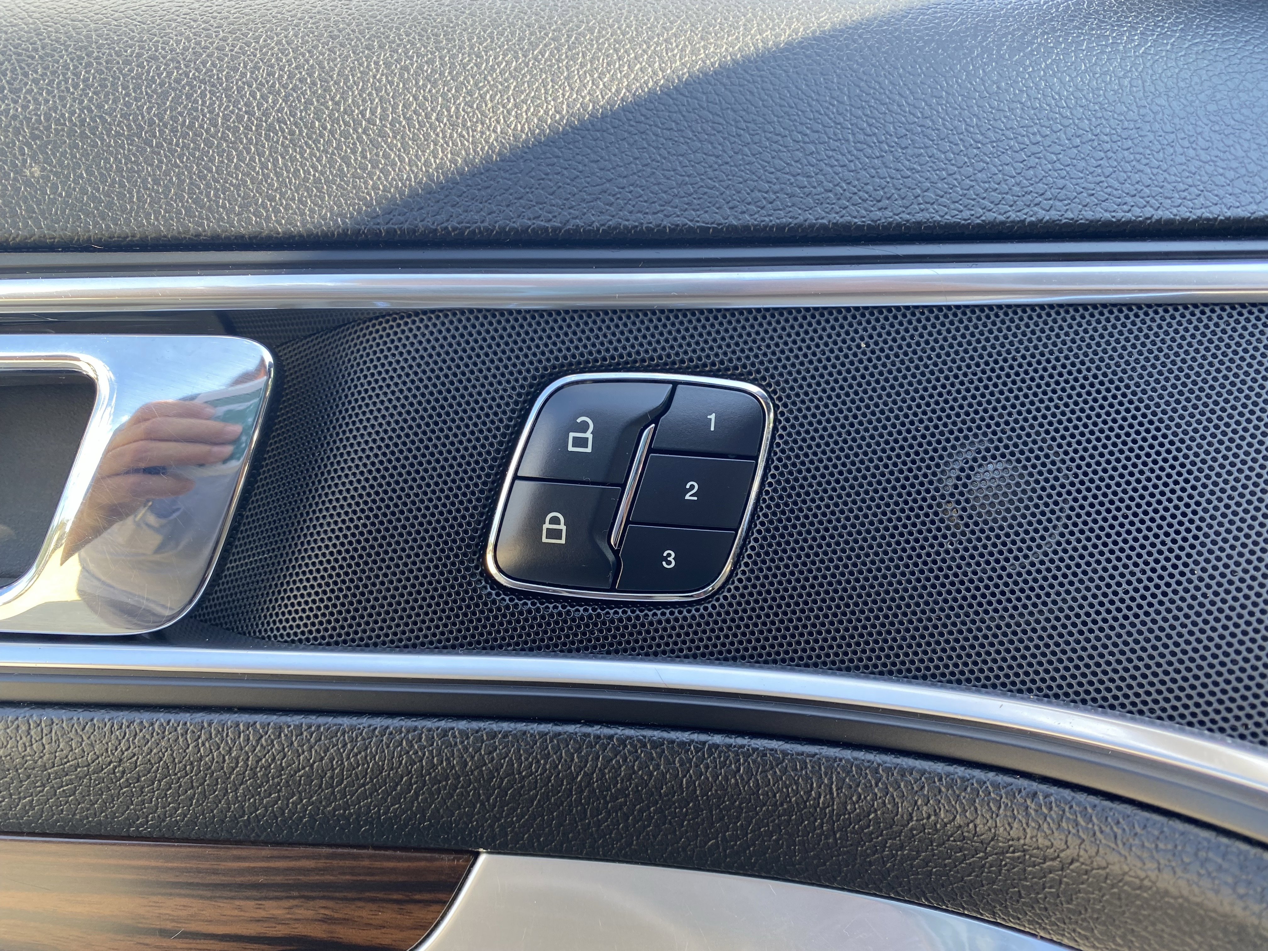 Used 2018 Ford Explorer Limited image 4