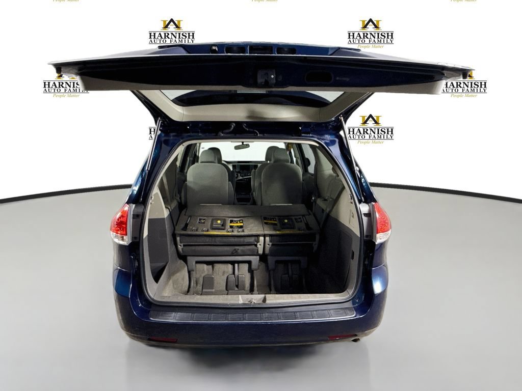 Used 2011 Toyota Sienna LE w/ Towing Pkg AWD/4WD image 27