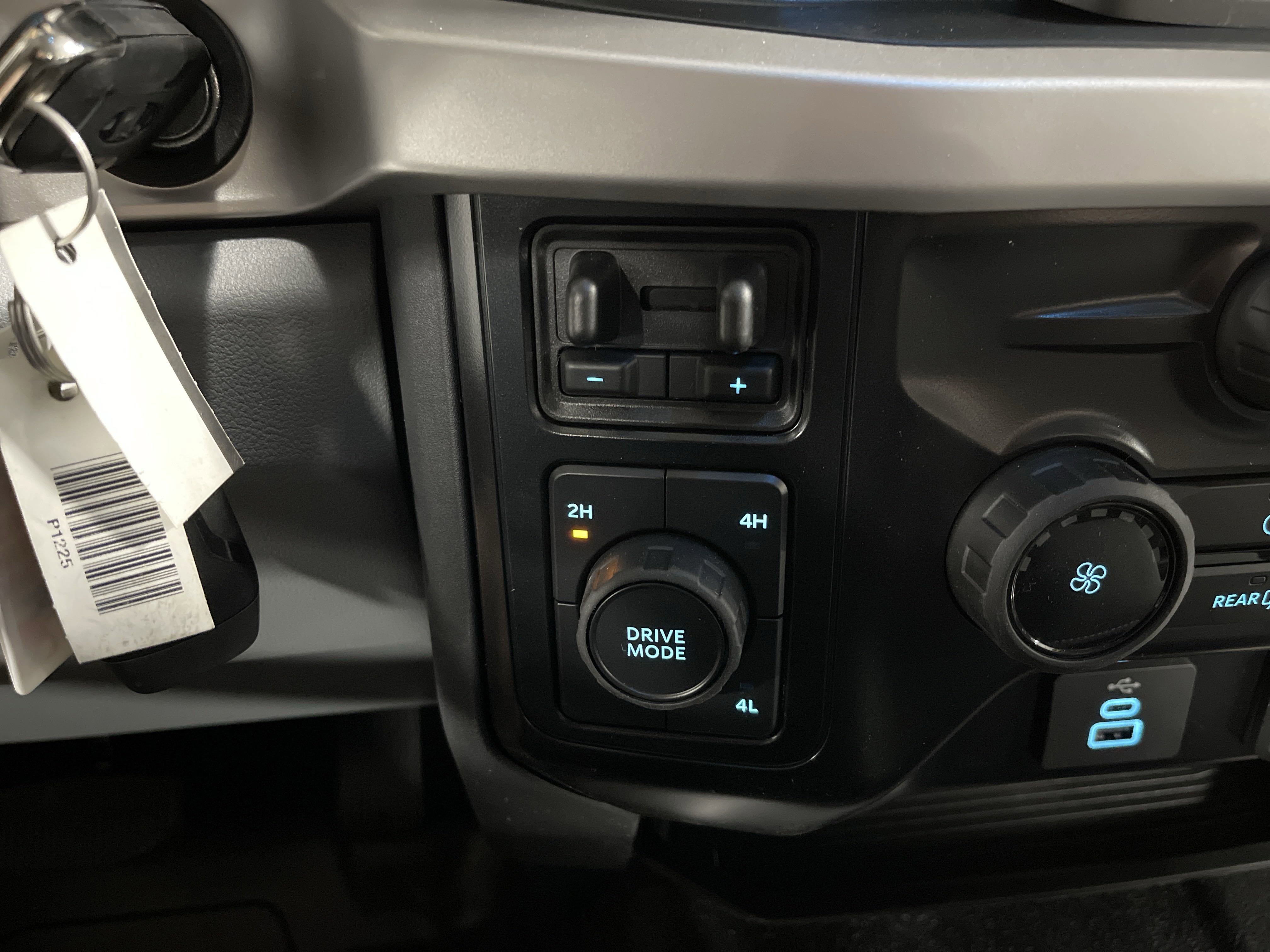 New 2025 Ford F550 4x4 Regular Cab Super Duty w/ XLT Value Package image 11