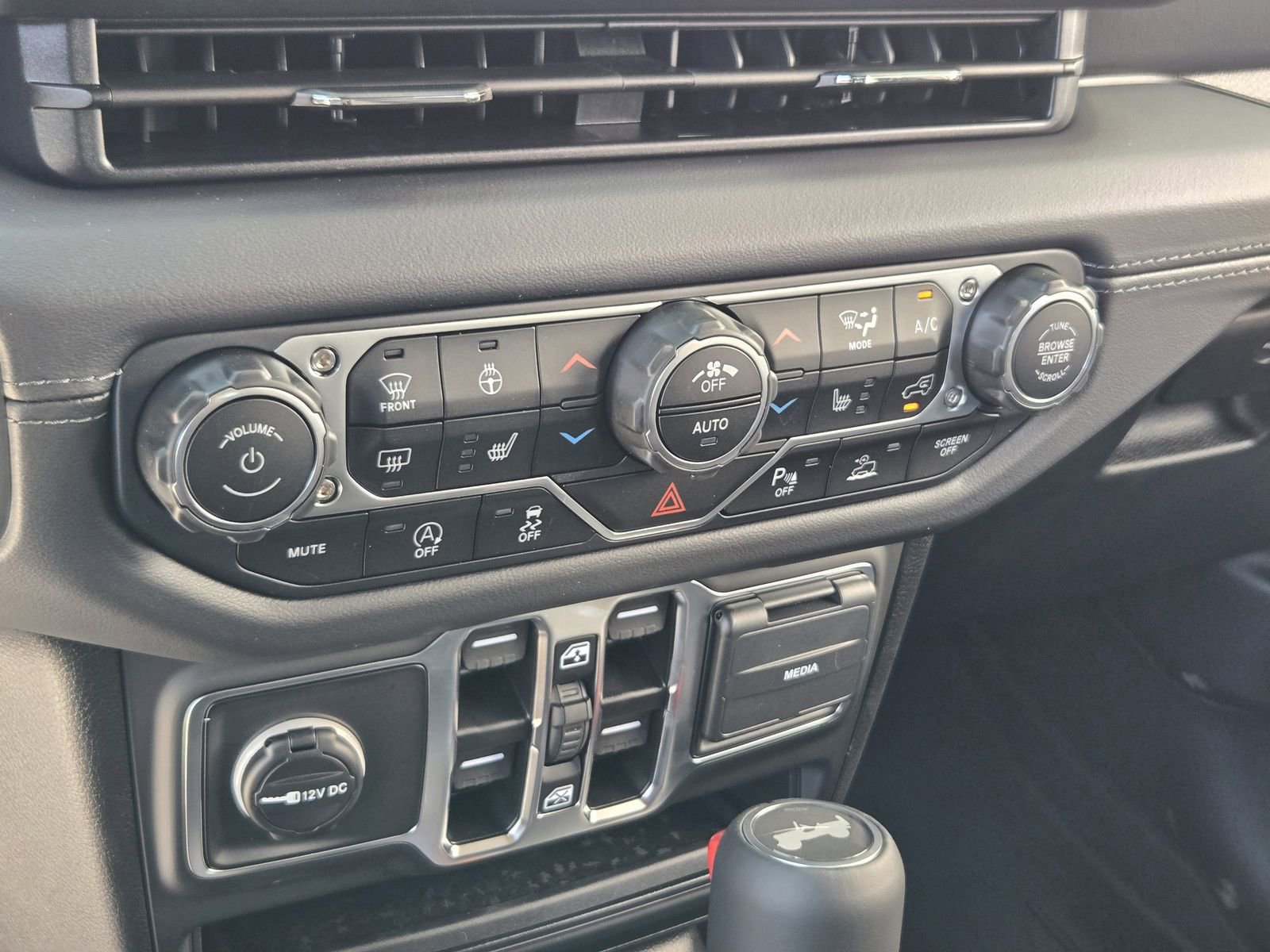 New 2025 Jeep Wrangler Sahara image 16