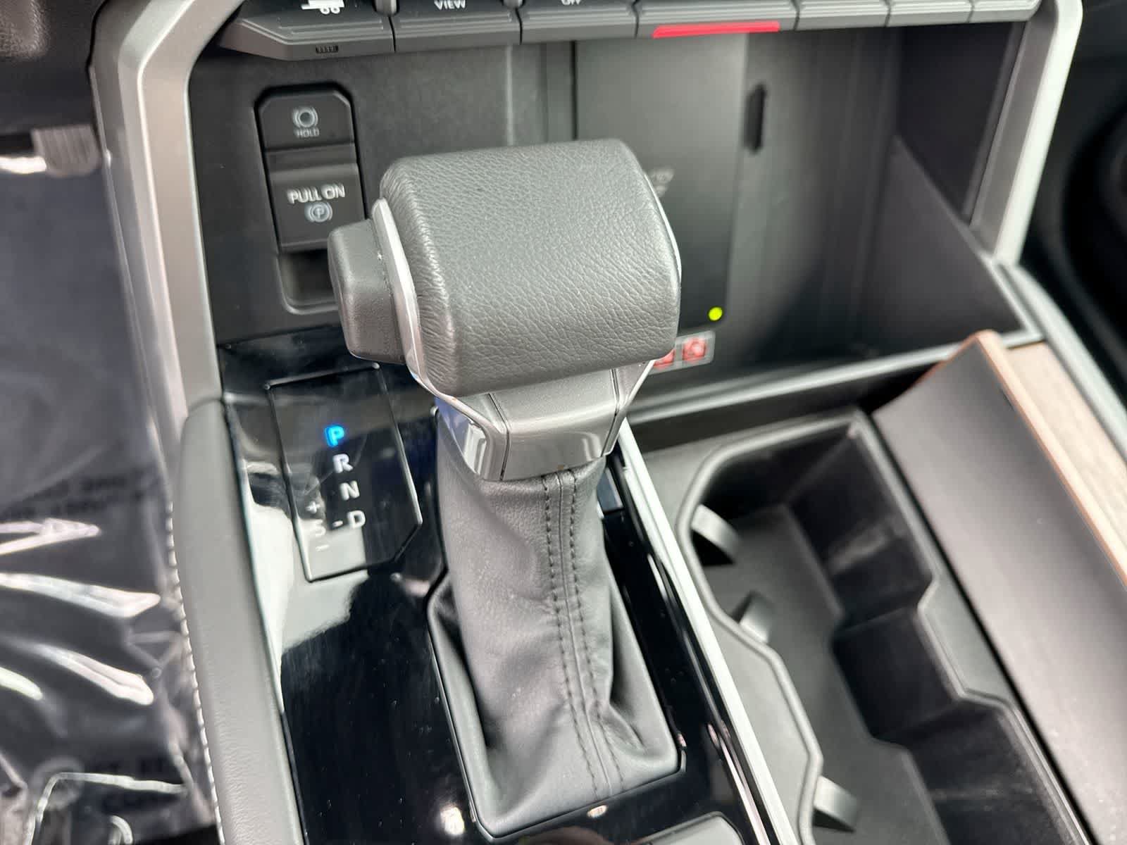 Used 2025 Toyota Sequoia Capstone AWD/4WD image 38