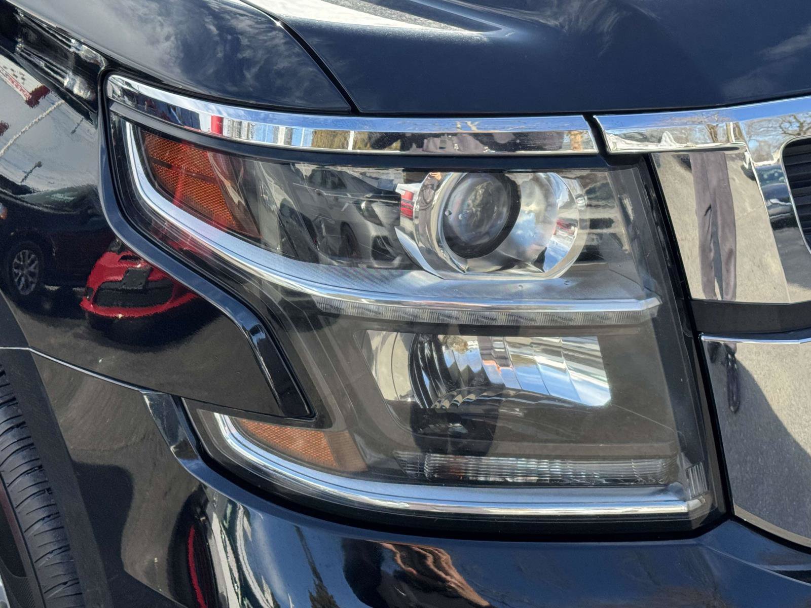 Used 2020 Chevrolet Suburban LT AWD/4WD image 7