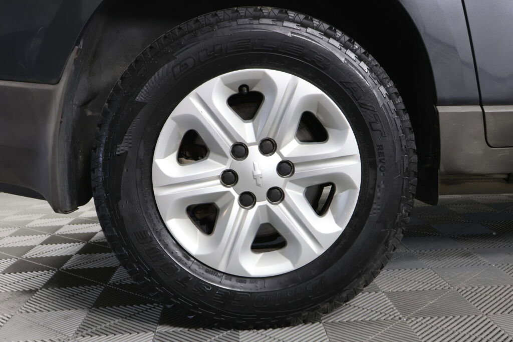 Used 2012 Chevrolet Traverse LS image 7