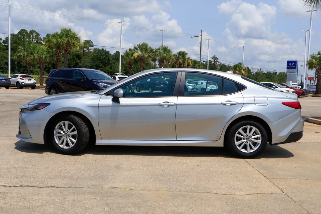 Used 2026 Toyota Camry LE FWD image 27