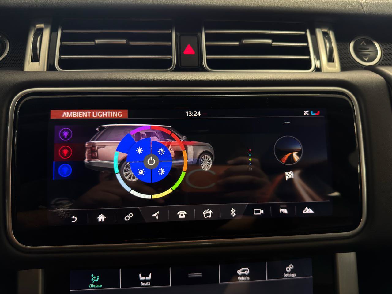 Used 2019 Land Rover Range Rover HSE AWD/4WD image 12