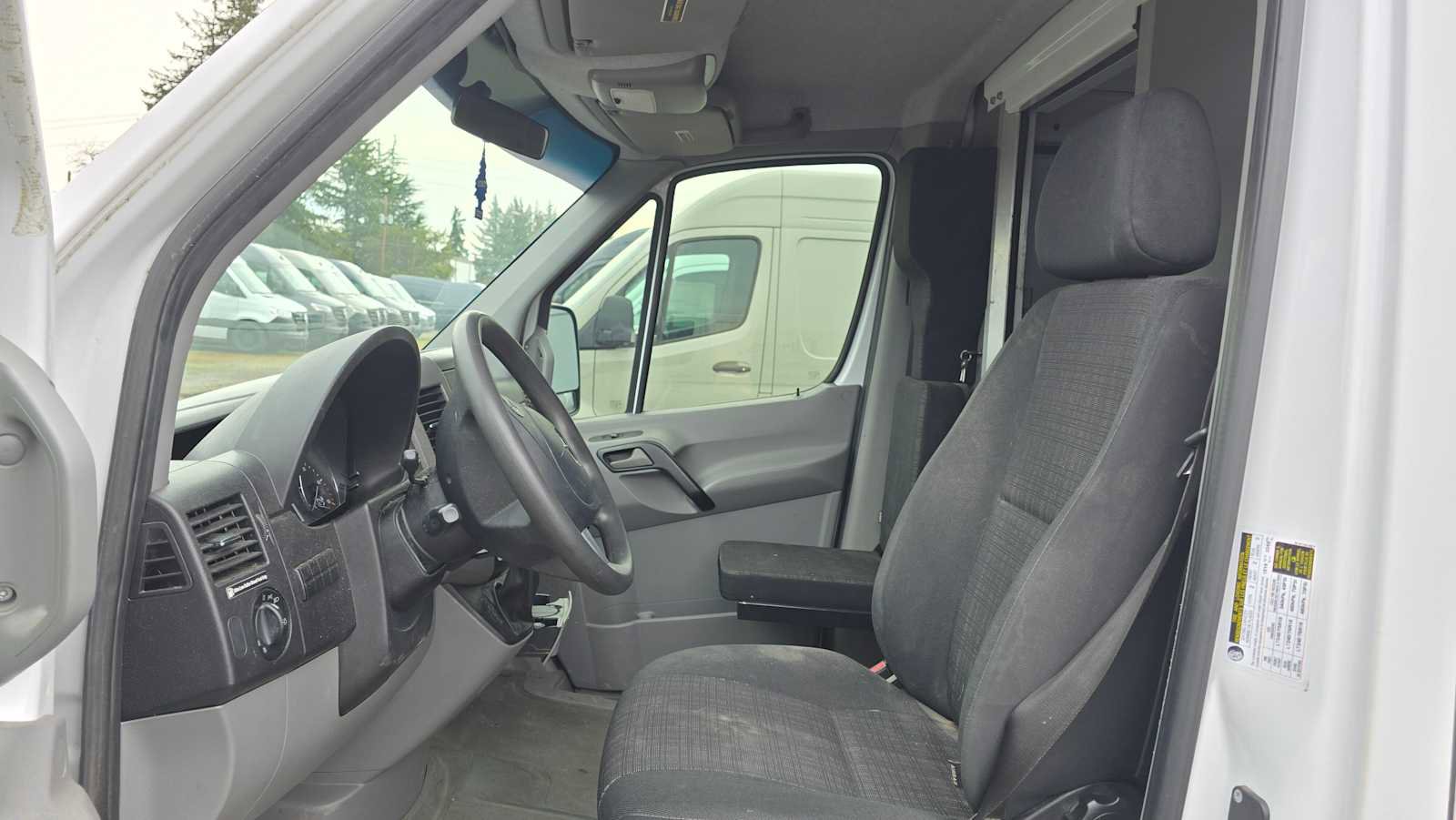 Used 2018 Mercedes-Benz Sprinter 2500 image 18