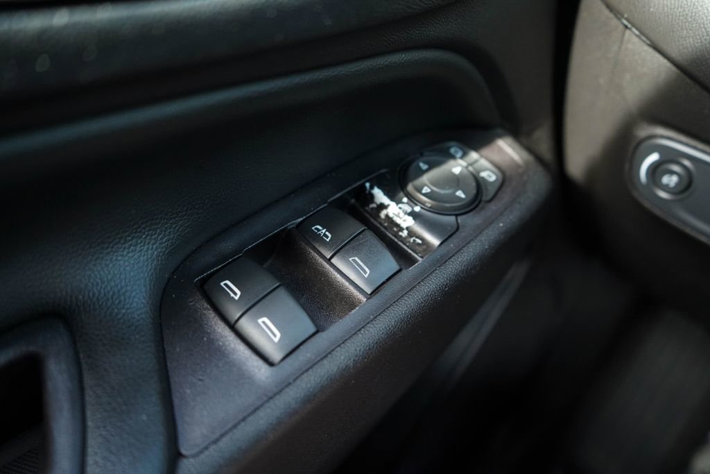 Used 2021 Chevrolet Equinox LT image 24