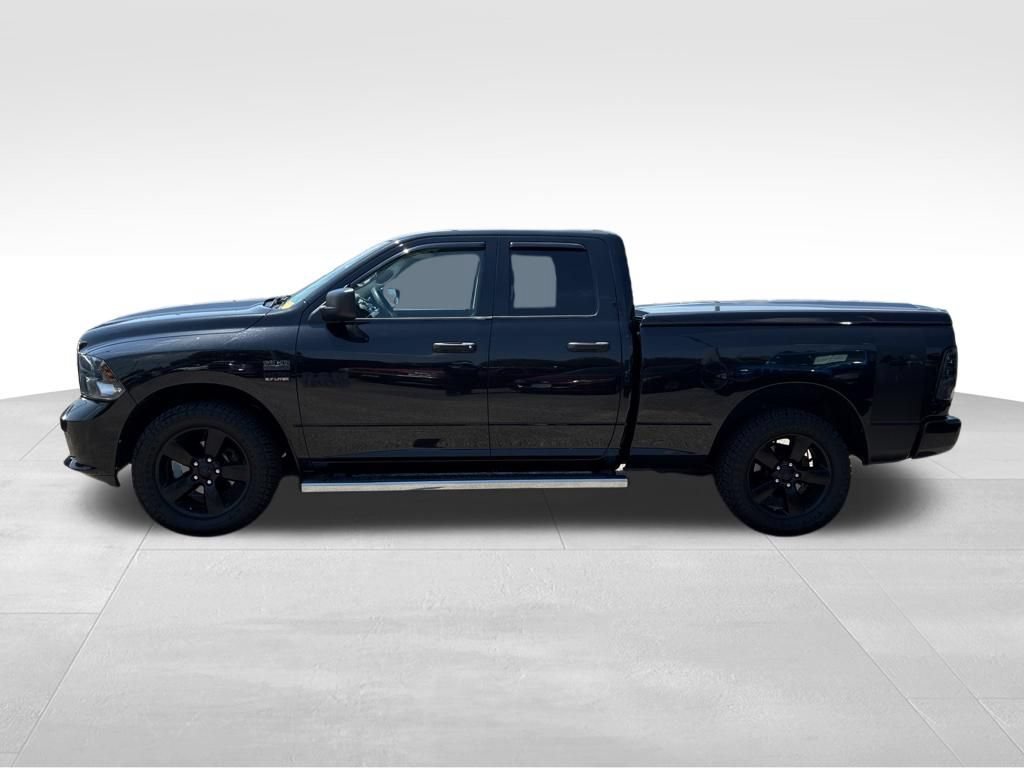 Used 2018 RAM 1500 Express w/ Black Ram 1500 Express Group AWD/4WD image 2