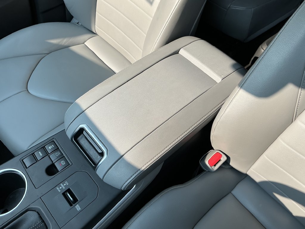 Used 2023 Toyota Highlander XLE FWD image 31