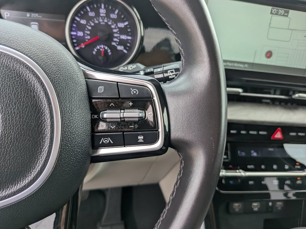 Used 2024 Kia Carnival EX FWD image 32