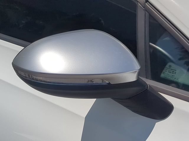 Used 2024 Volkswagen Golf R AWD/4WD image 12