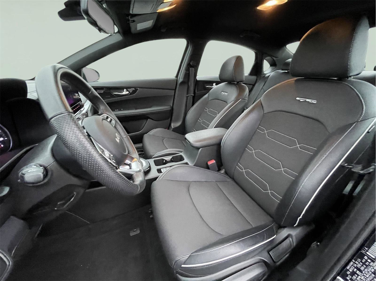 Used 2023 Kia Forte GT-Line w/ GT-Line Technology Package image 13