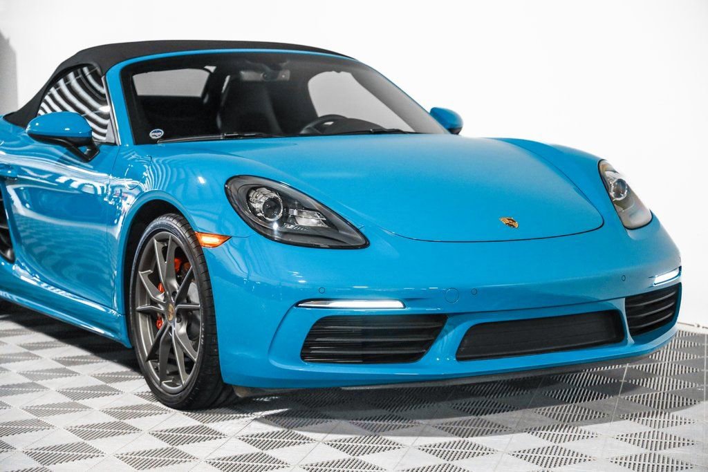 Used 2018 Porsche 718 Boxster S image 9