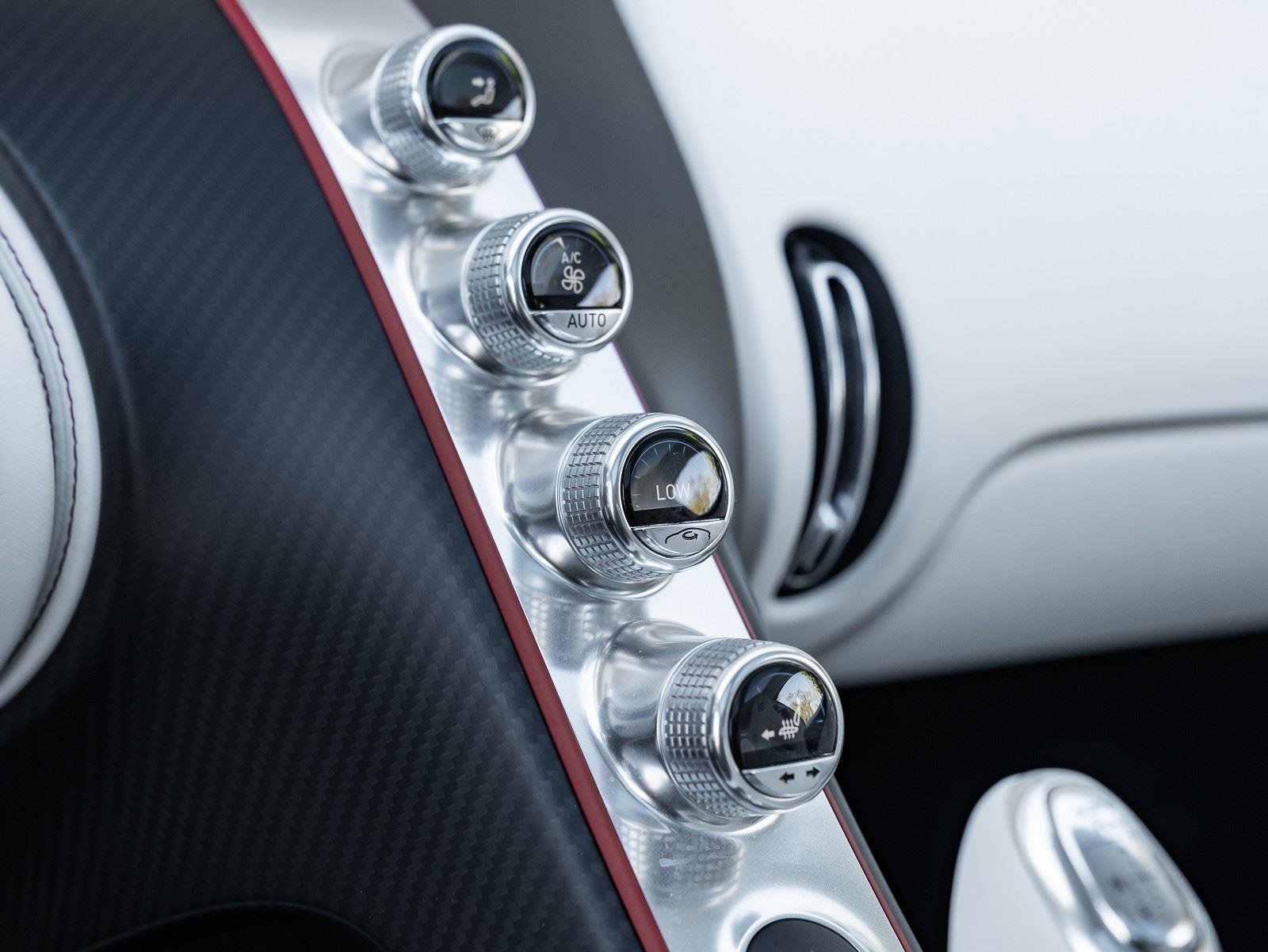 Used 2021 Bugatti Chiron image 30
