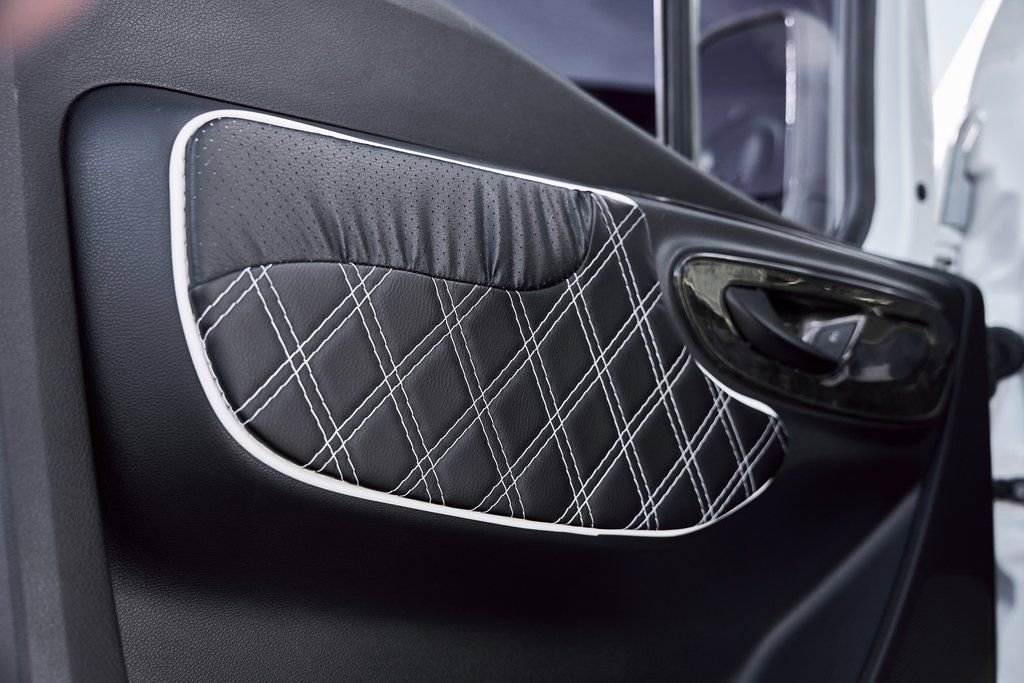 Used 2019 Mercedes-Benz Sprinter 144 image 34