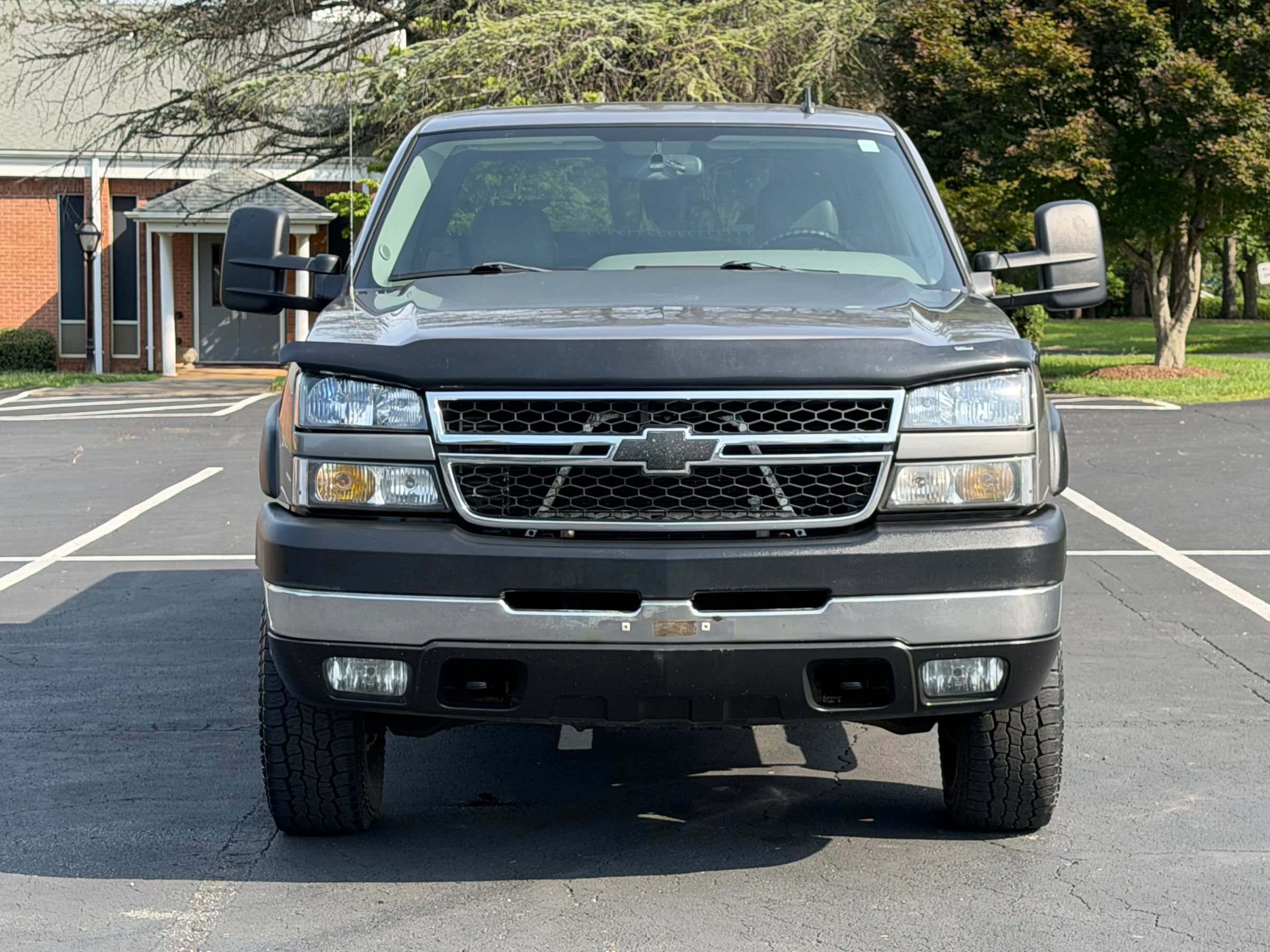Used 2006 Chevrolet Silverado 2500 LT w/ Heavy-Duty Power Package AWD/4WD image 3