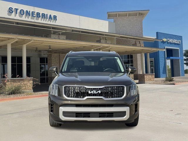 Used 2025 Kia Telluride EX w/ EX Captain's Chair Package FWD image 9