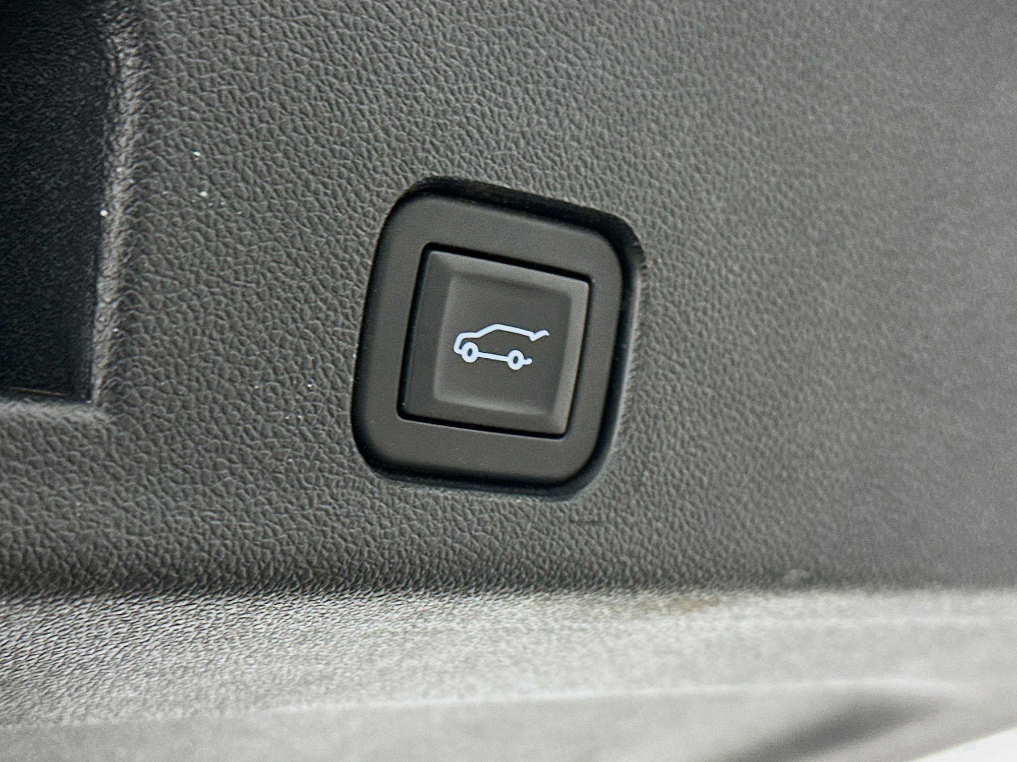 Used 2025 Chevrolet Traverse LT image 31