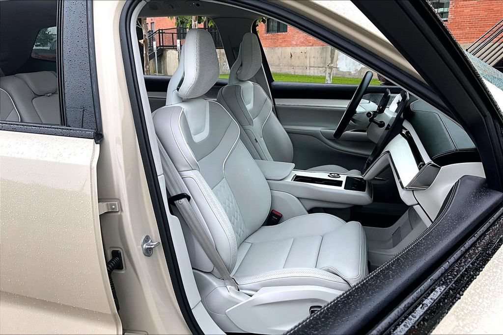 Used 2025 Volvo EX90 Ultra AWD/4WD image 10
