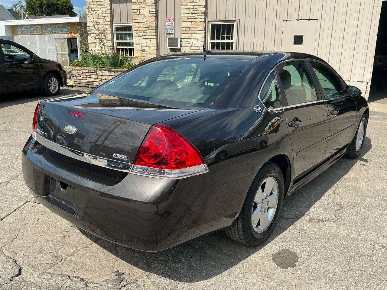 Used 2009 Chevrolet Impala LT FWD image 4