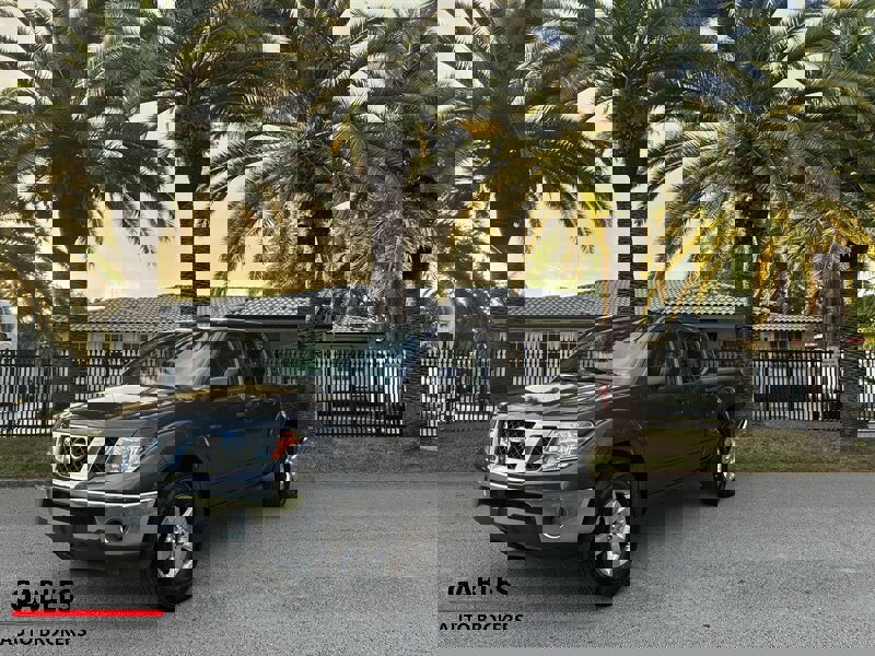 Used 2010 Nissan Frontier SE image 7