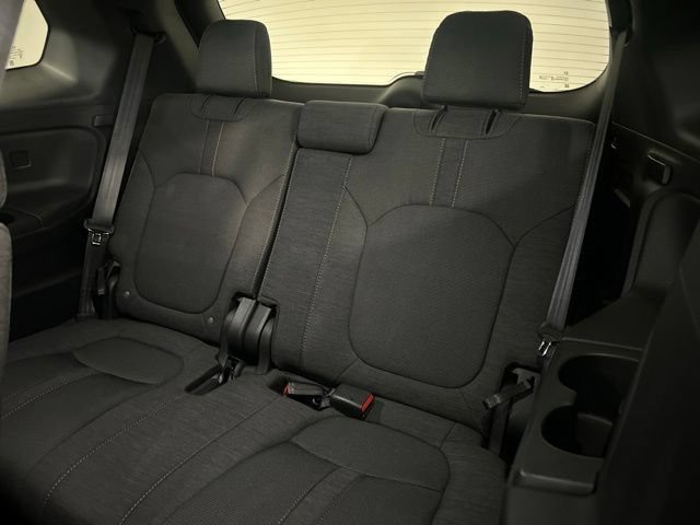 Used 2026 Honda Pilot Sport image 32