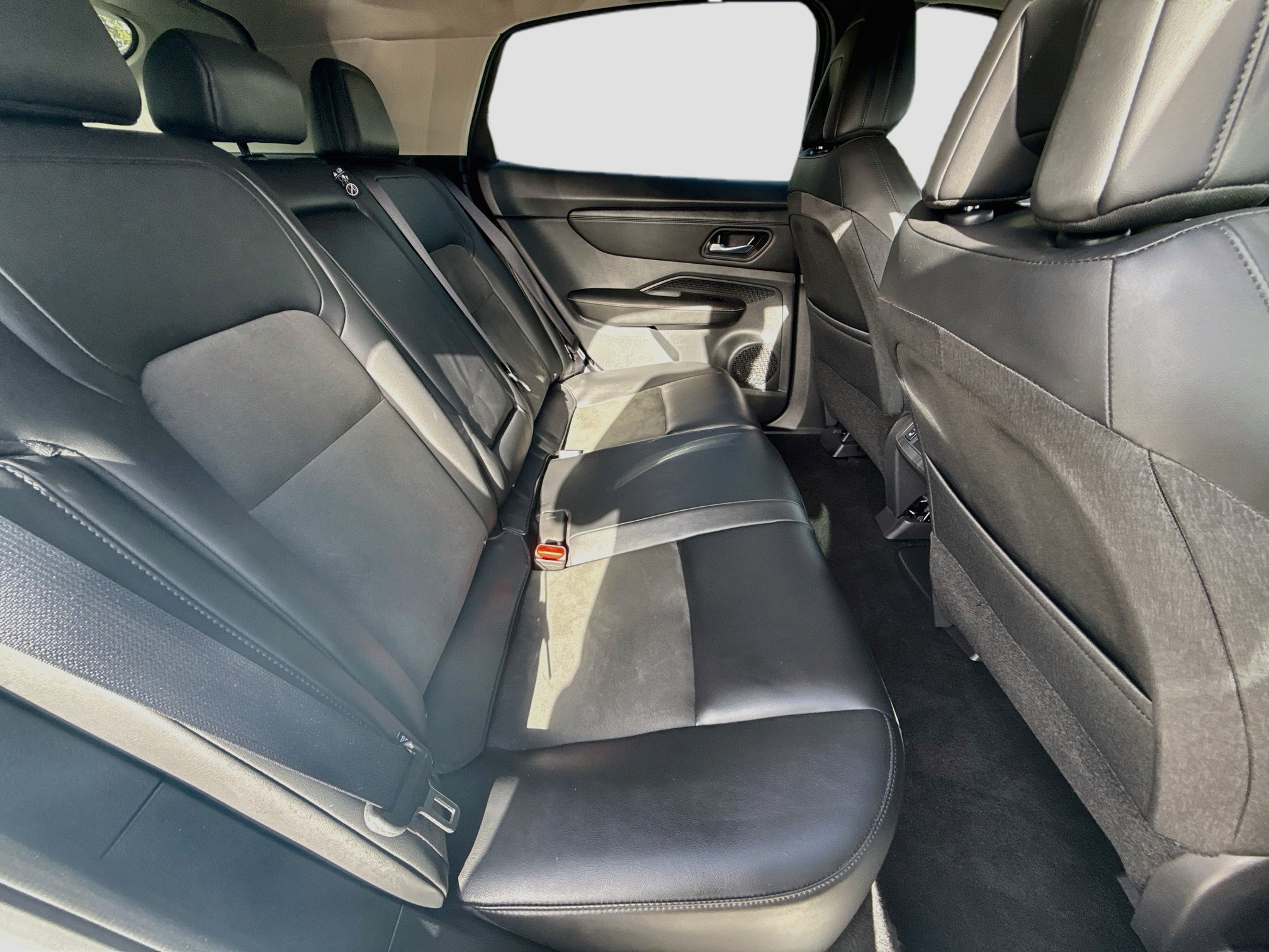 Used 2023 Nissan Ariya FWD image 29