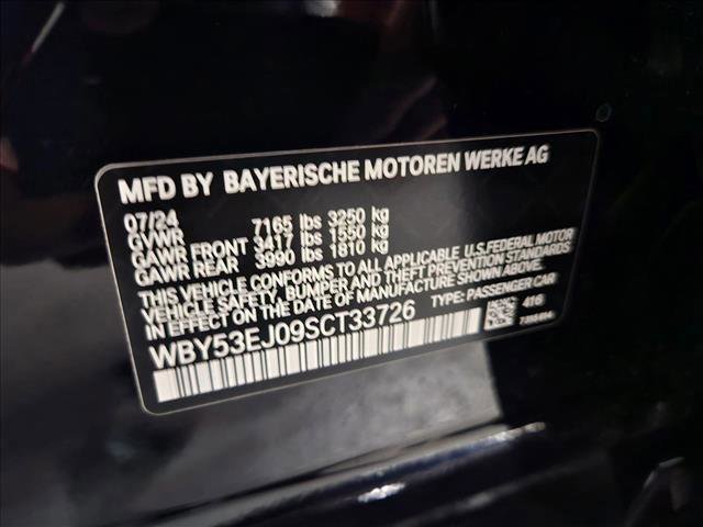 Used 2025 BMW i7 xDrive60 image 24