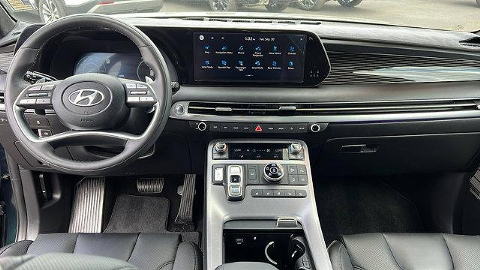 Used 2024 Hyundai Palisade Calligraphy image 17