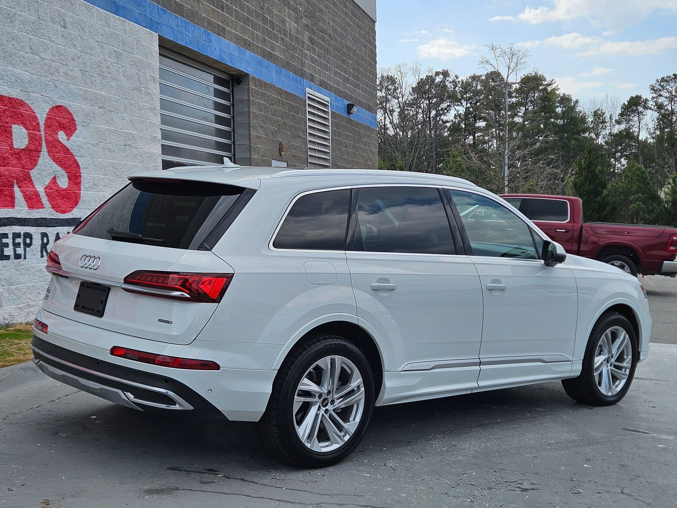 Used 2022 Audi Q7 Premium Plus image 7
