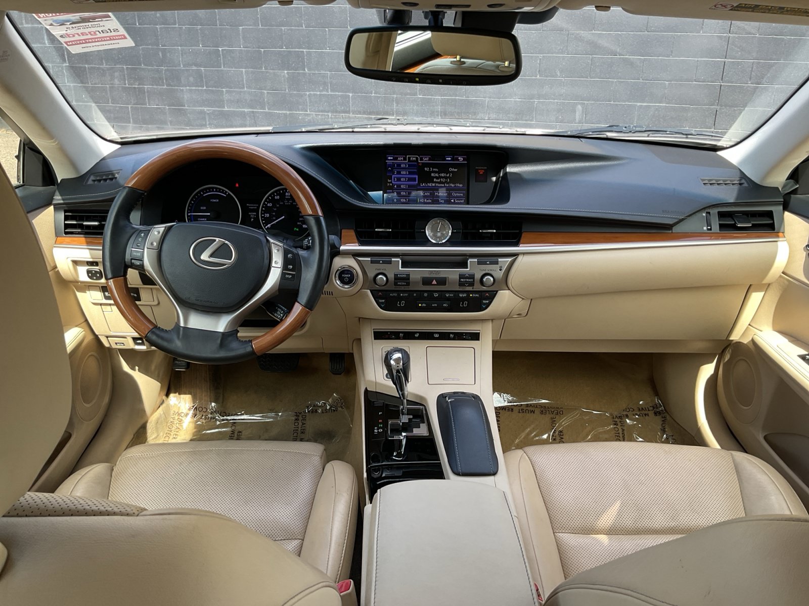 Used 2014 Lexus ES 300h FWD image 15
