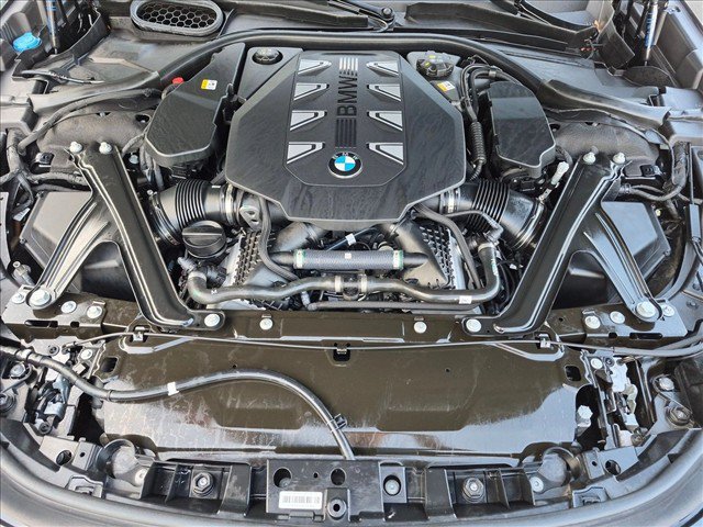 Certified 2025 BMW 760i xDrive w/ Executive Package AWD/4WD image 25
