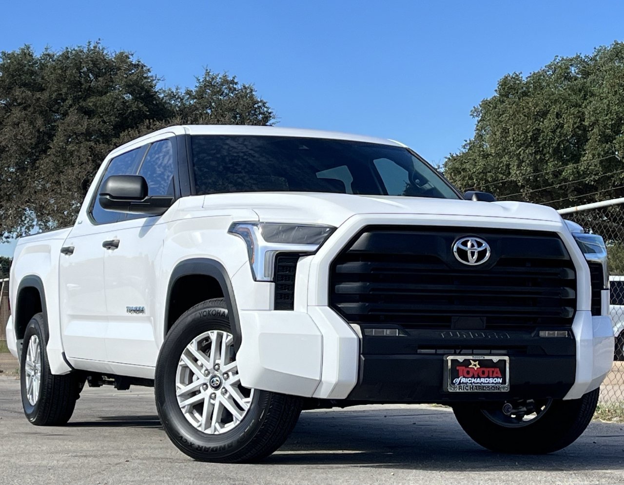 Used 2025 Toyota Tundra SR5 RWD image 2