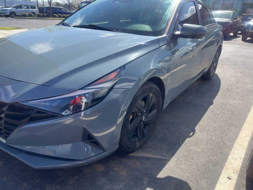 Used 2021 Hyundai Elantra SEL w/ Cargo Package image 2