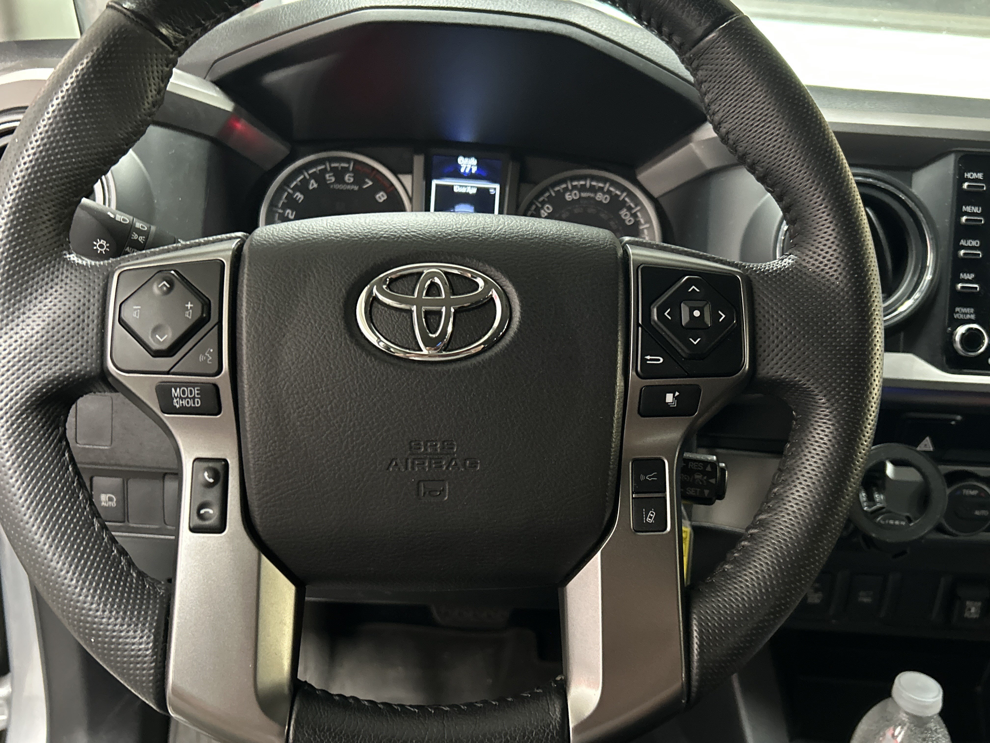 Used 2022 Toyota Tacoma SR5 w/ Technology Package RWD image 10